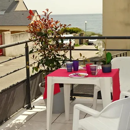 Апартаменты 100 M From Beaches Of Finistere, *
